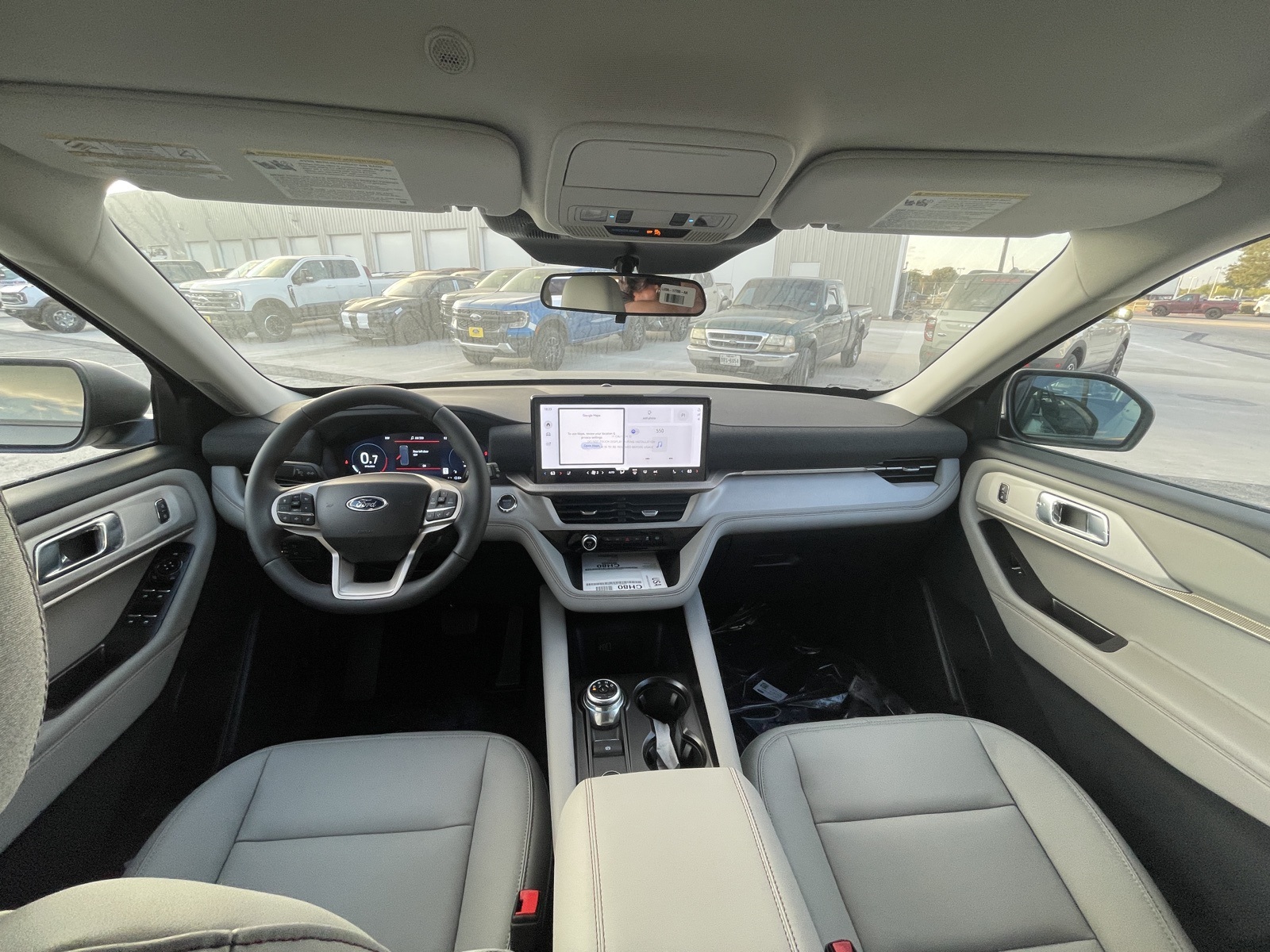 2026 Ford Explorer photo 4