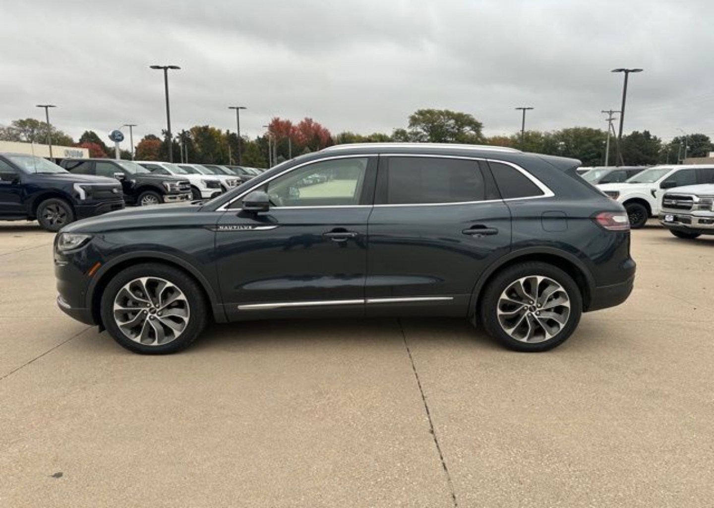 Used 2019 Lincoln Nautilus Reserve with VIN 2LMPJ8L93KBL54195 for sale in Fremont, NE