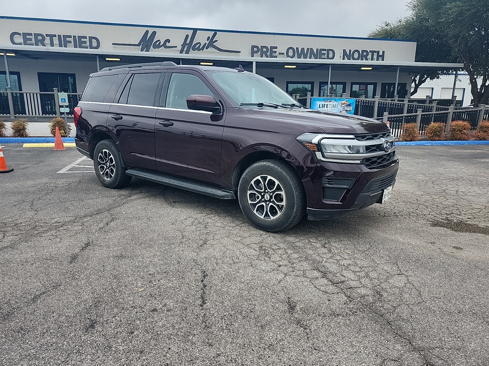 2023 Ford Expedition XLT's photo