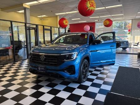 2025 Volkswagen Atlas Cross Sport 2.0T SEL R-Line Black