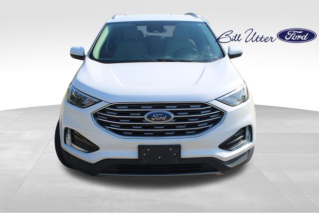 2022 Ford Edge SEL photo 2