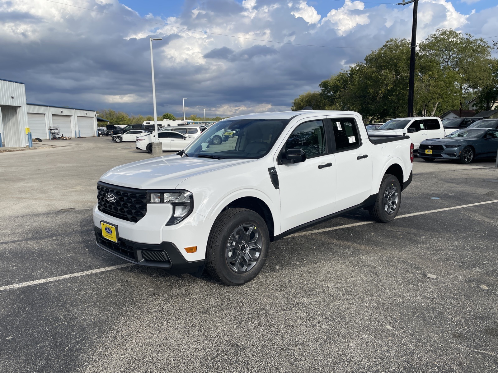 2025 Ford Maverick XLT's photo