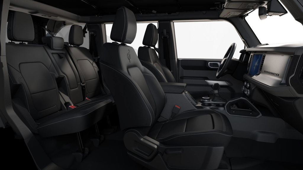 2025 Ford Bronco Outer Banks photo 2