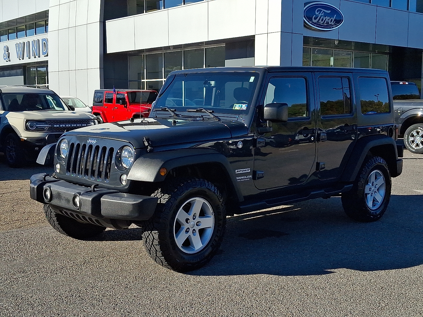 2017 Jeep Wrangler Unlimited Sport photo 3