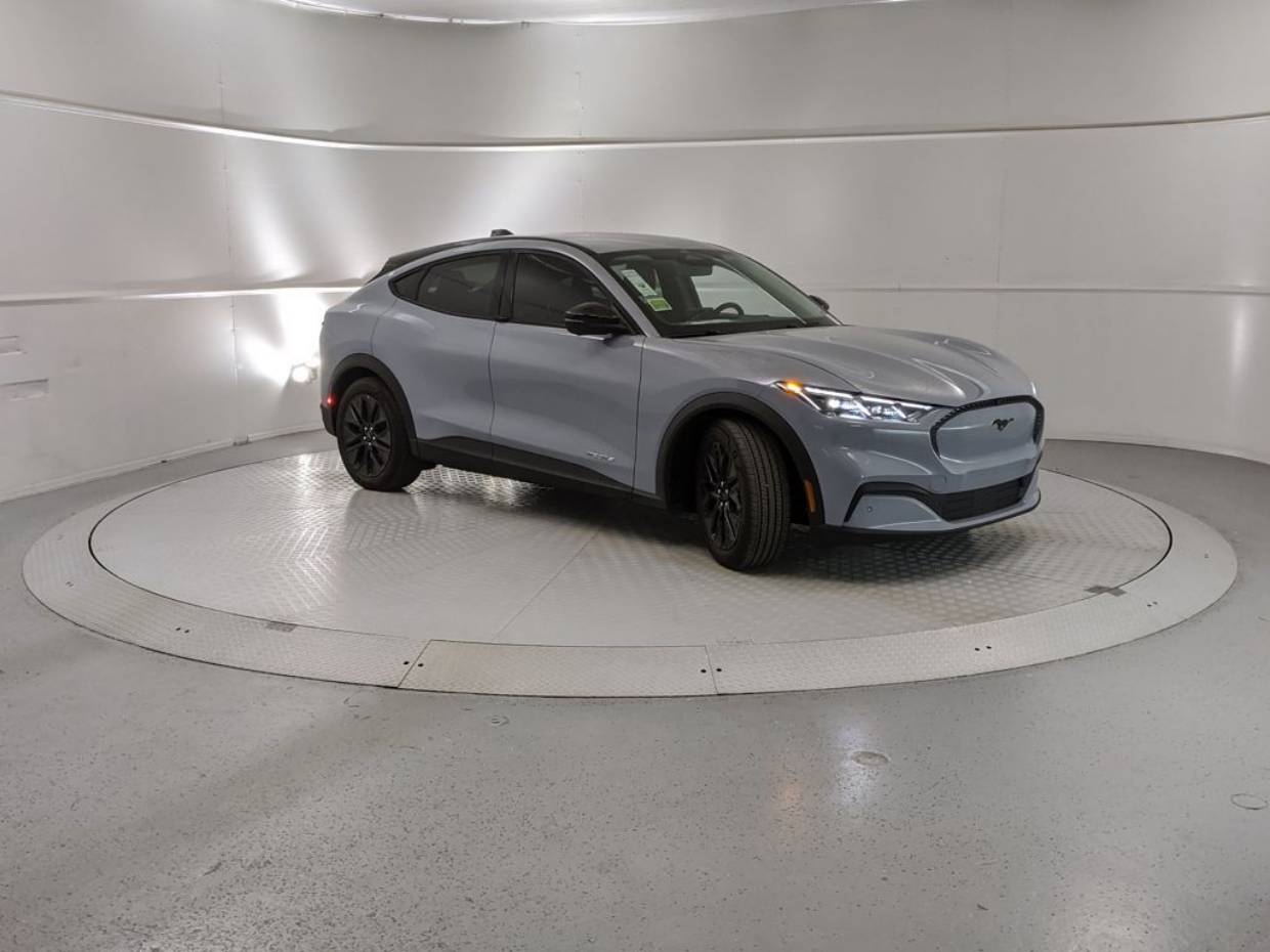 2025 Ford Mustang Mach-E Select RWD