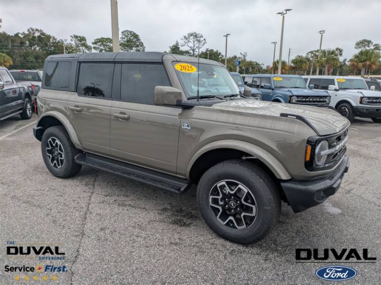 2025 Ford Bronco Outer Banks