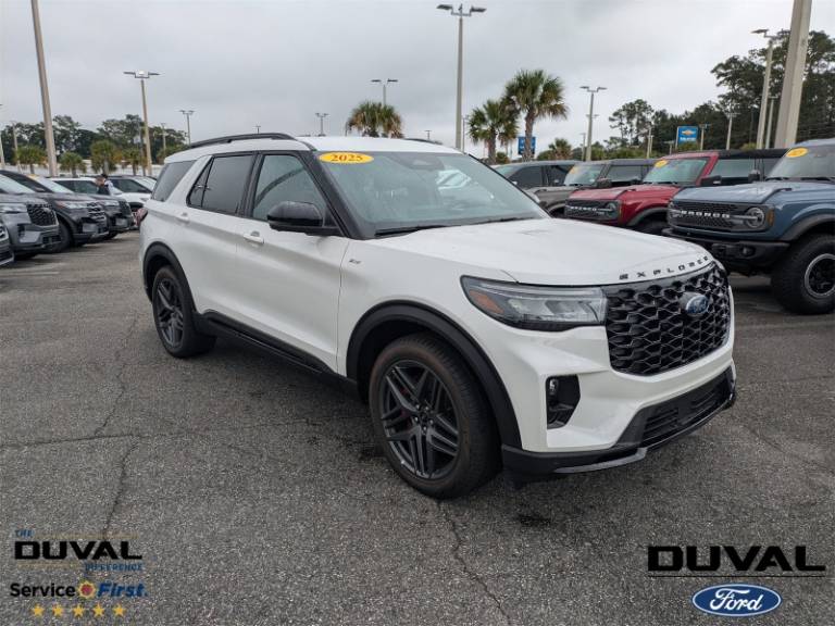 2025 Ford Explorer ST-Line