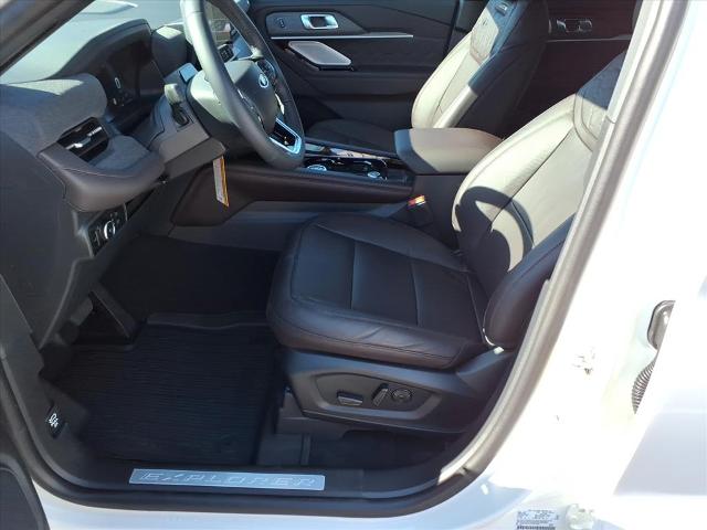 2026 Ford Explorer Platinum photo 3