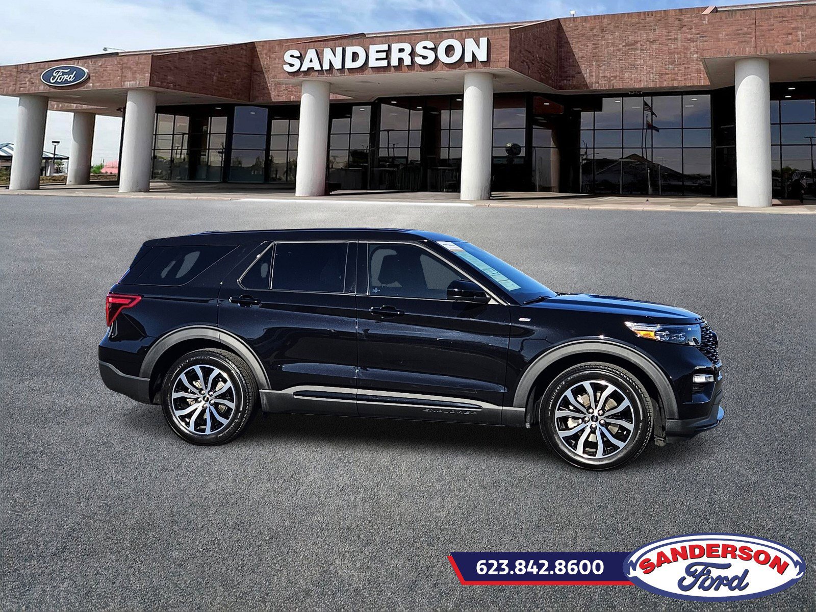 2022 Ford Explorer ST-Line photo 2