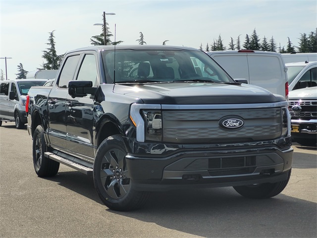 2025 Ford F-150 Lightning LARIAT