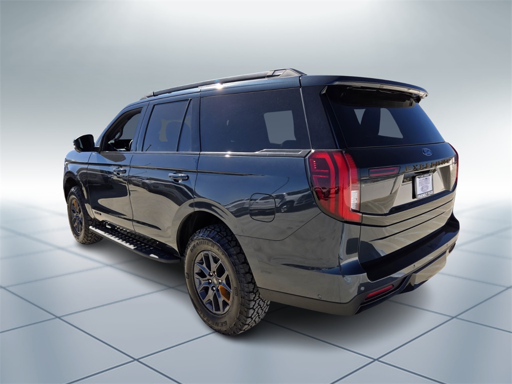 2025 Ford Expedition photo 4