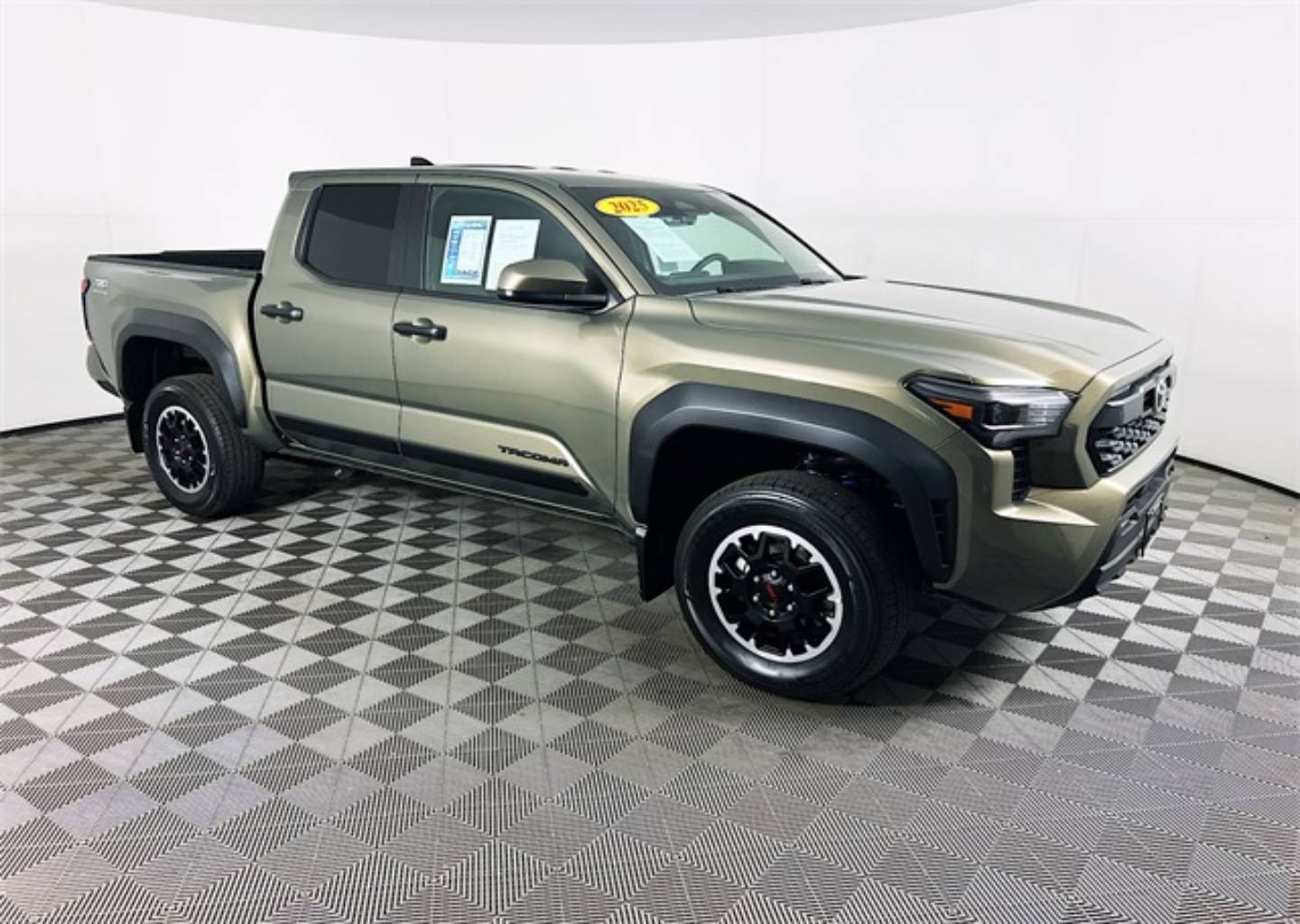 2025 Toyota Tacoma TRD Off Road's photo
