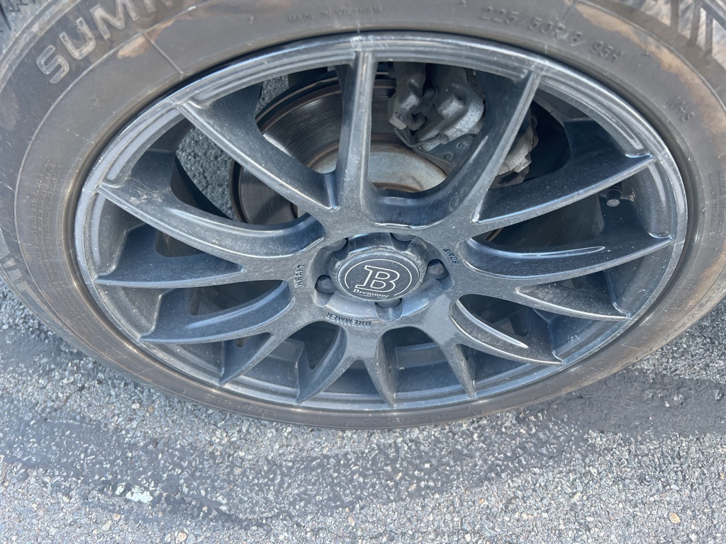 2022 Volkswagen Taos SE photo 3