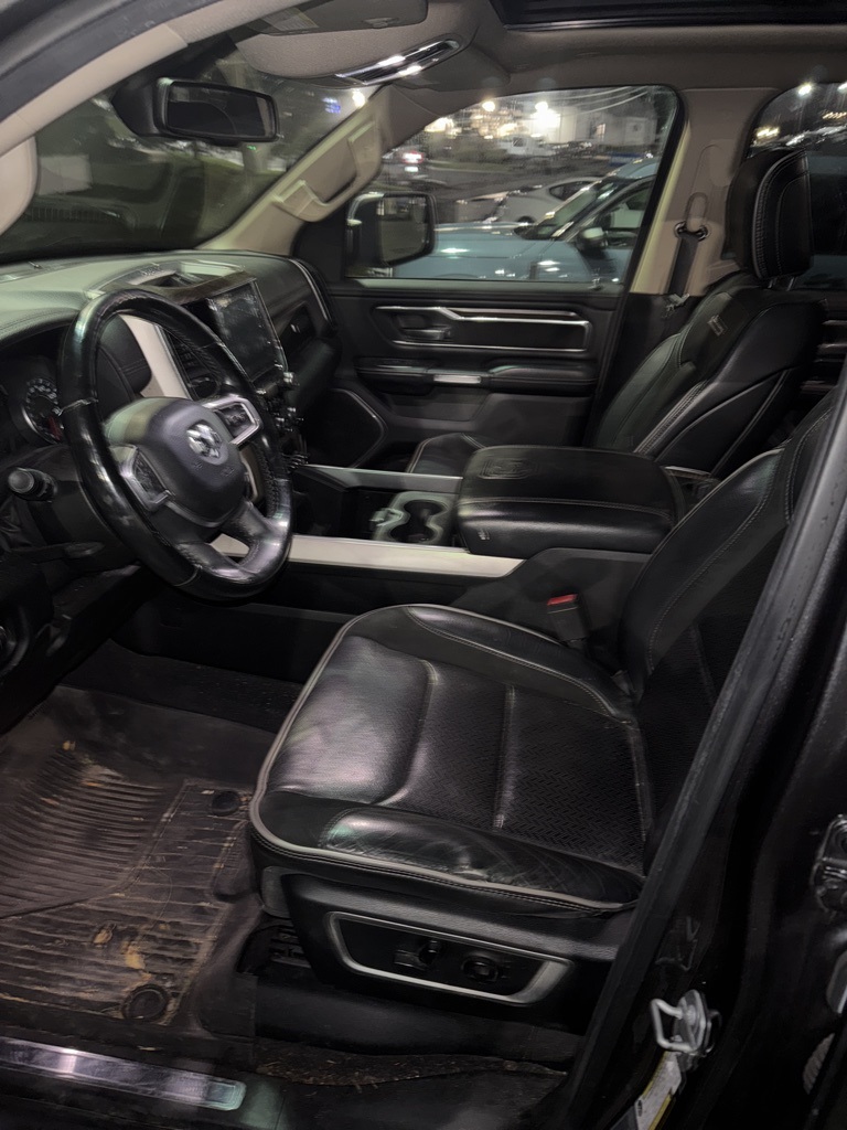 2019 Ram 1500 Laramie photo 2