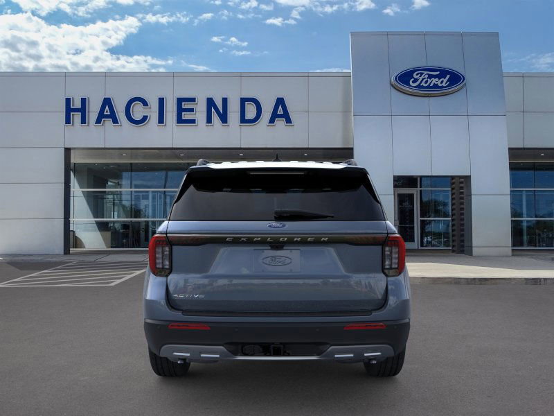 2026 Ford Explorer photo 4