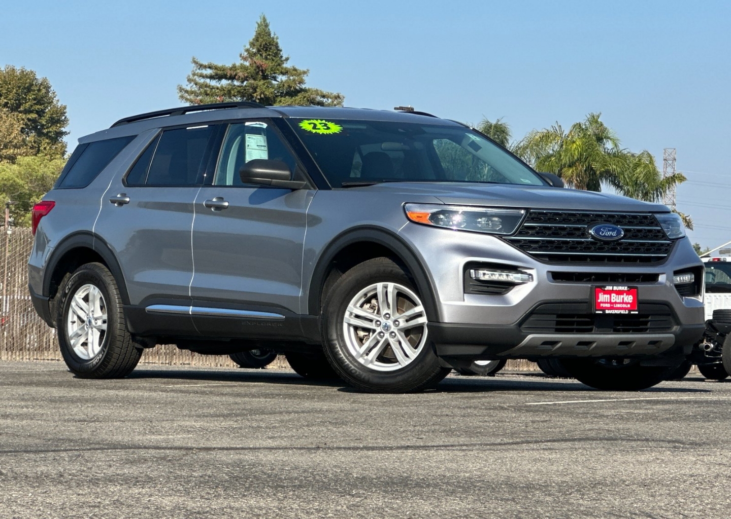 2023 Ford Explorer XLT's photo