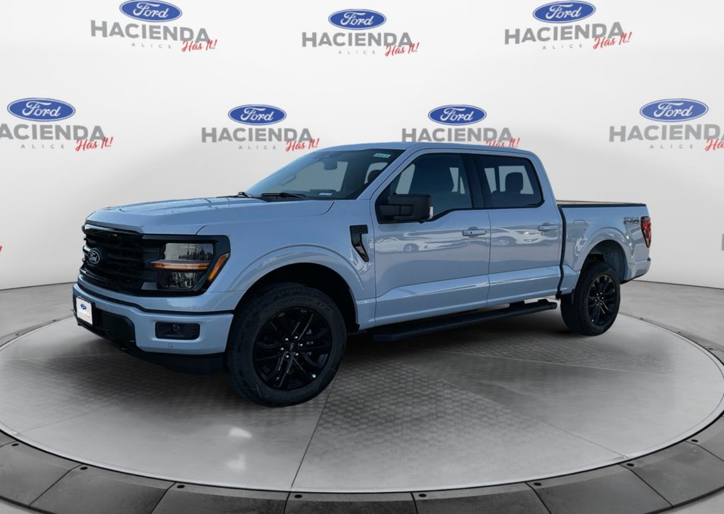 2025 Ford F-150 XLT's photo