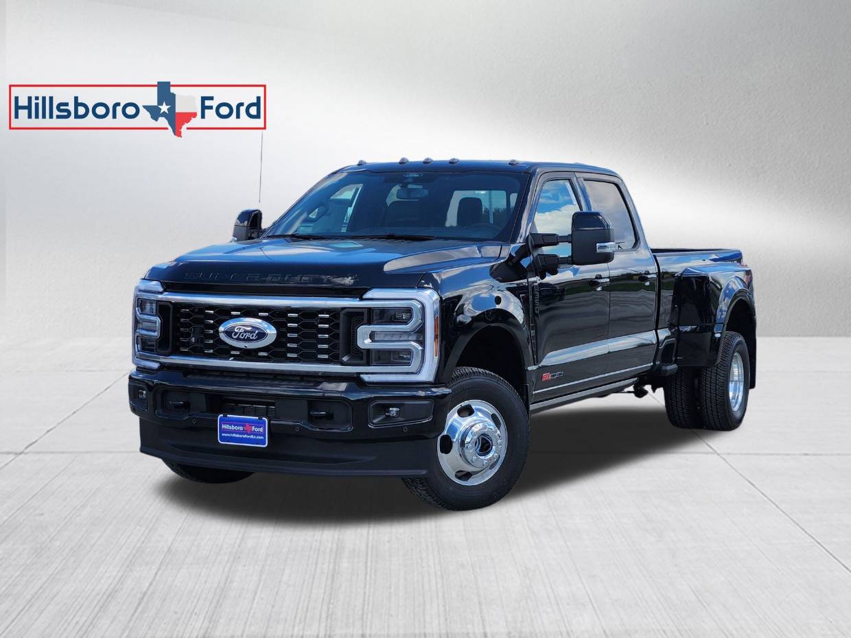 2026 Ford F-350 Super Duty Platinum's photo