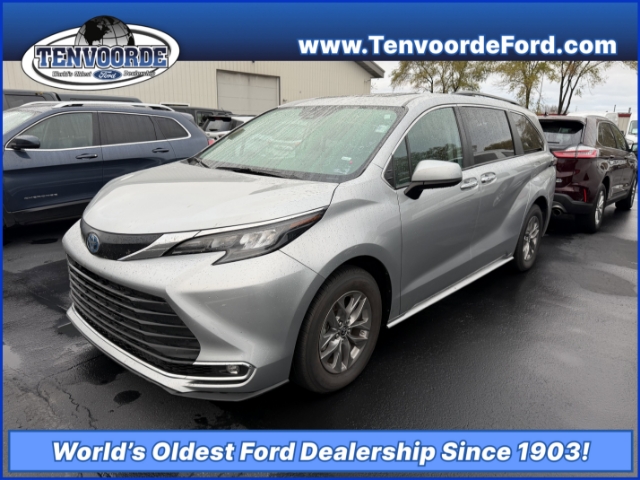 2024 Toyota Sienna XLE