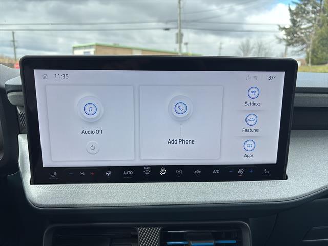 2025 Ford Maverick XLT photo 2