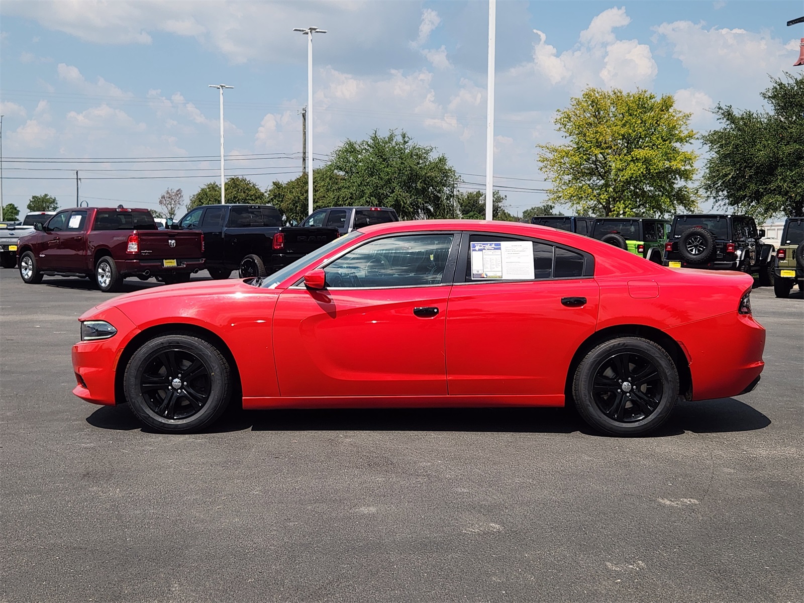2021 Dodge Charger SXT photo 4