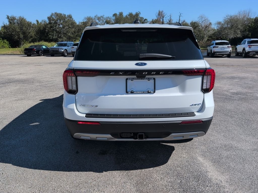 2026 Ford Explorer photo 4
