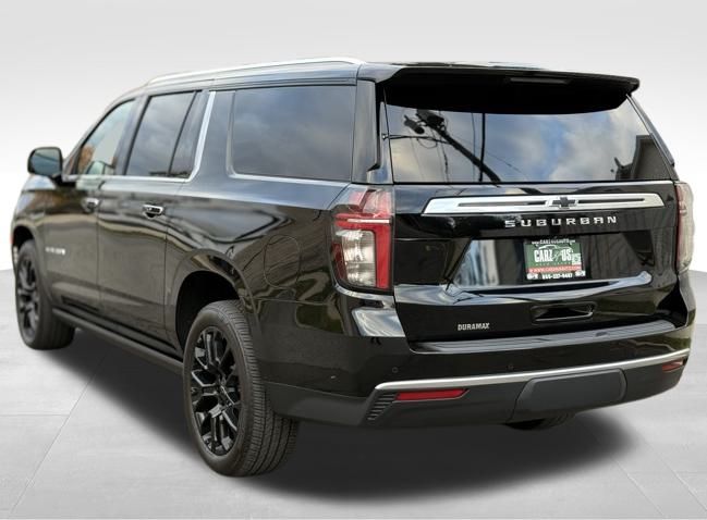 2023 Chevrolet Suburban High Country photo 4