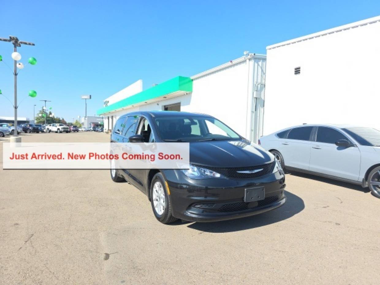 2021 Chrysler Voyager LX
