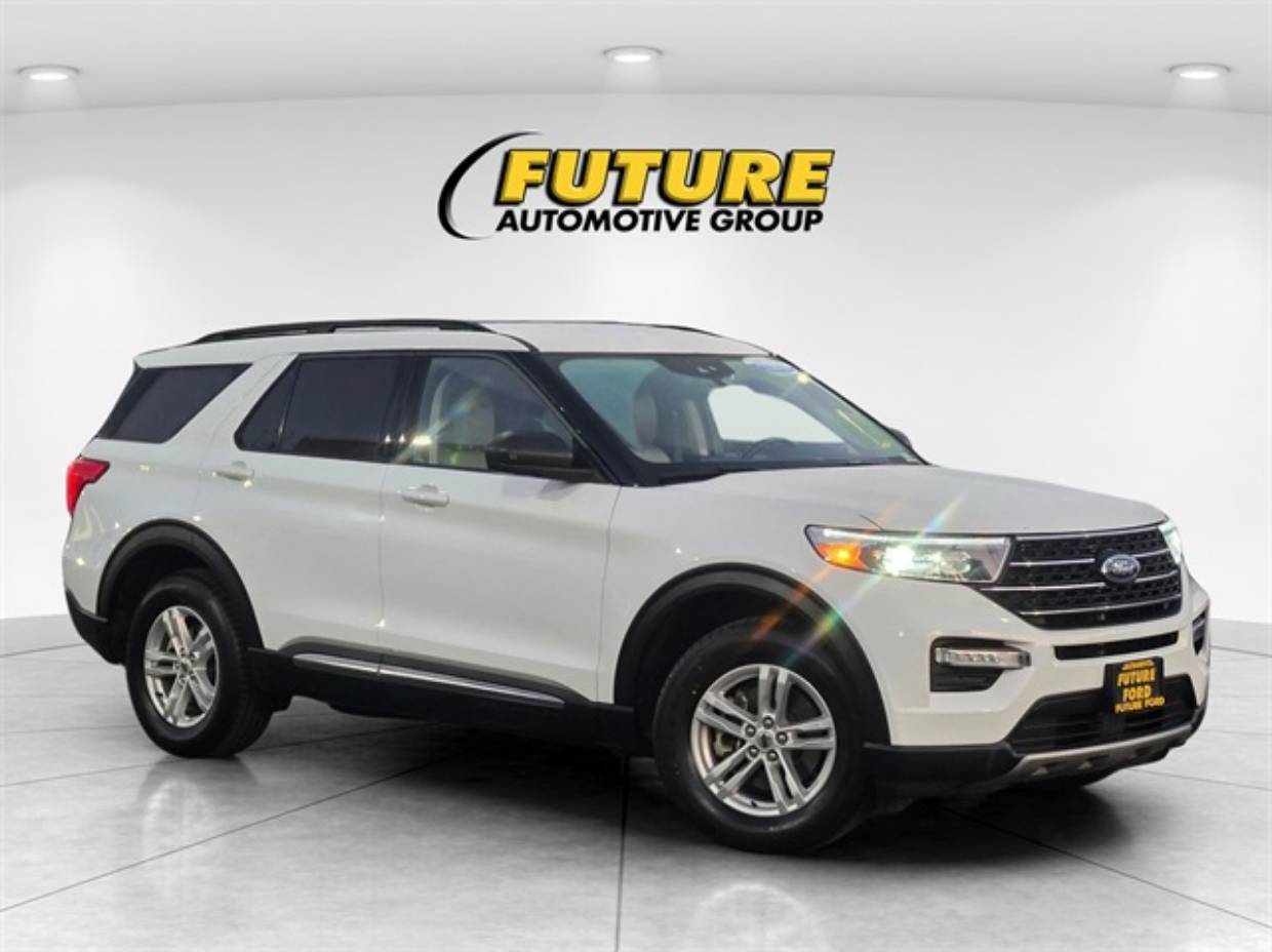 2023 Ford Explorer XLT's photo