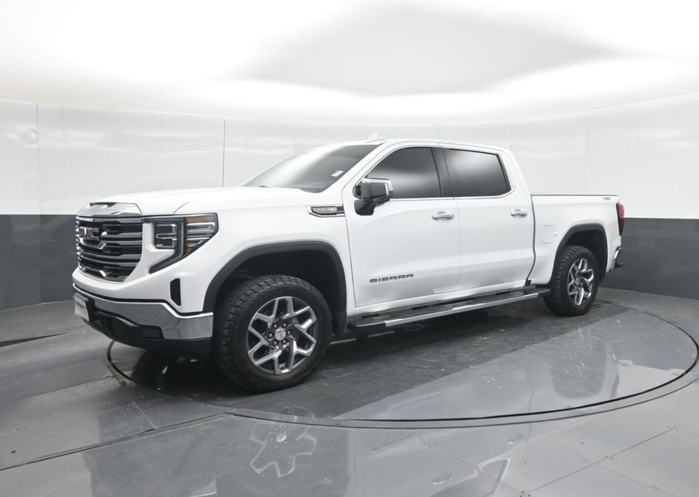 2022 GMC Sierra 1500 SLT's photo