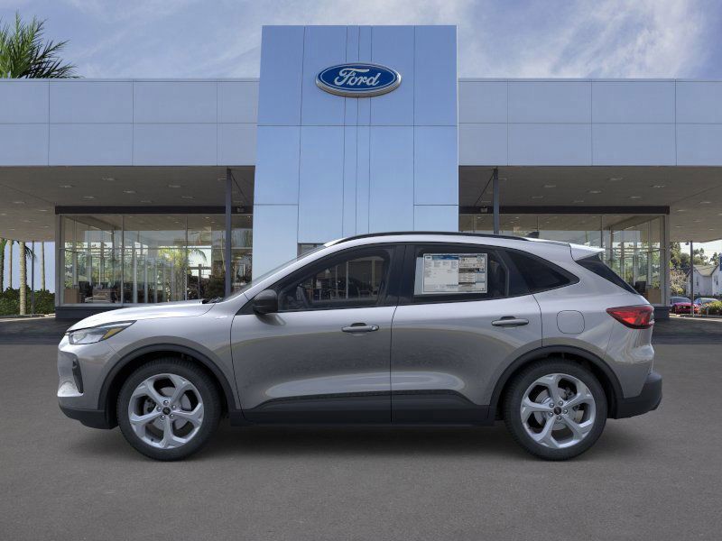 2025 Ford Escape Hybrid ST-Line photo 2