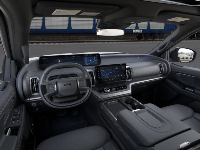 2025 Ford Expedition photo 2