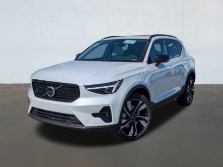 2026 Volvo XC40 B5 Ultra