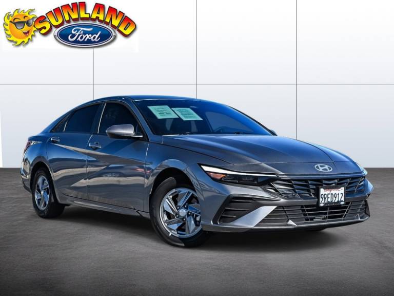 2025 Hyundai Elantra SE