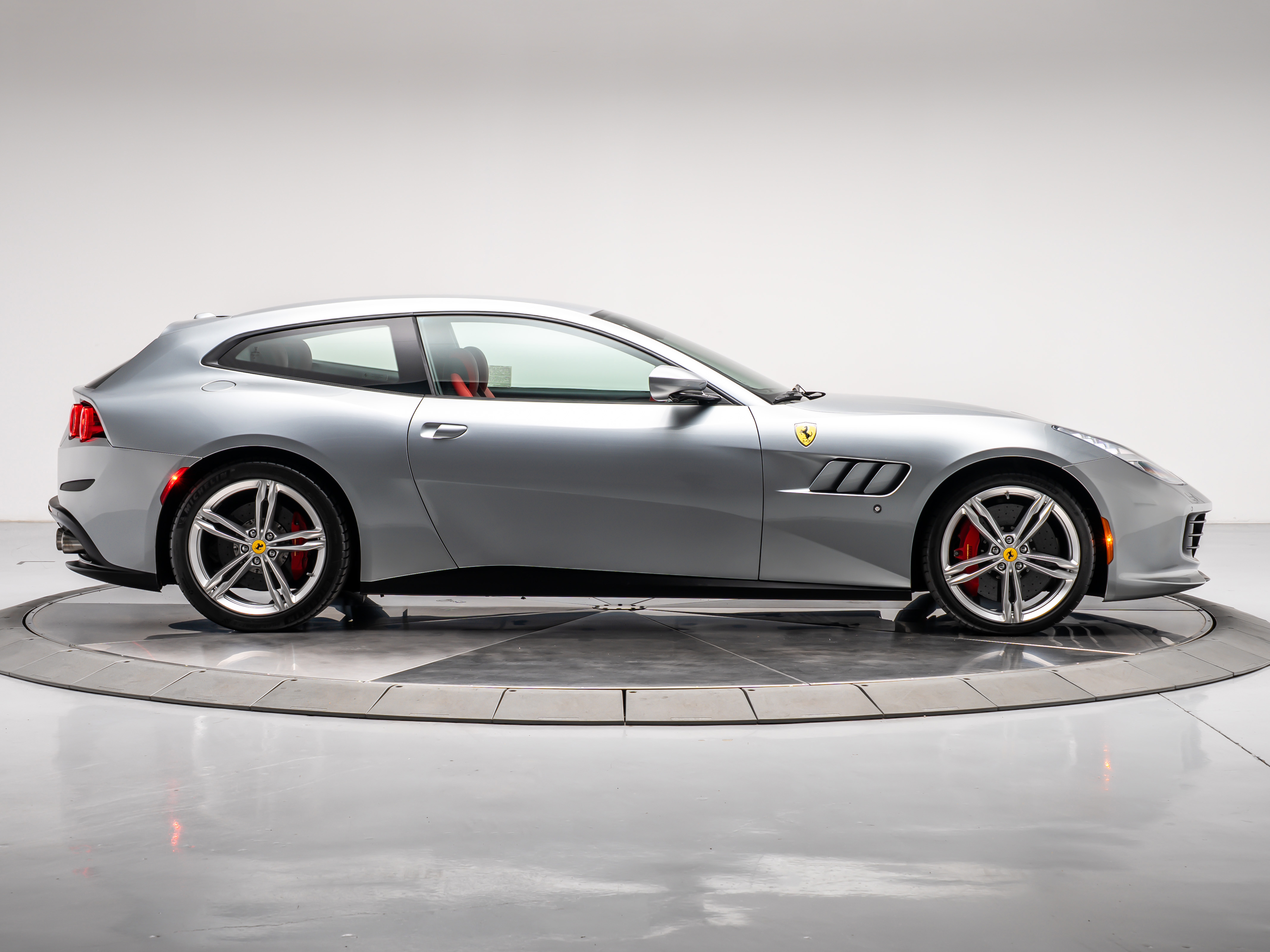 2019 Ferrari 296 photo 2