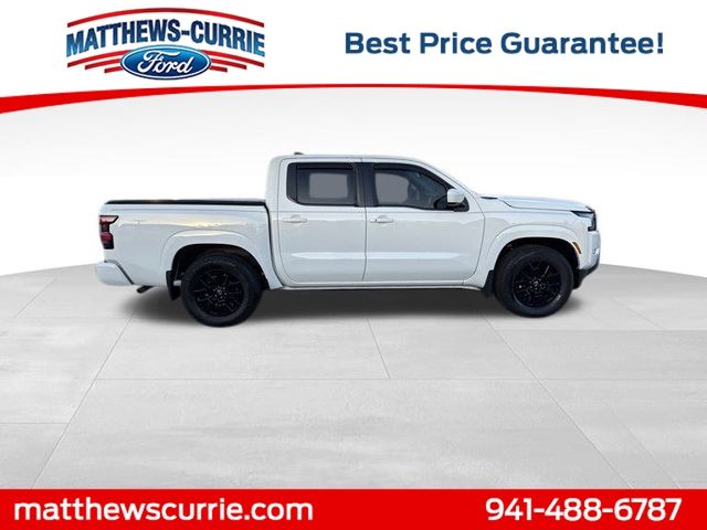 2023 Nissan Frontier SV photo 2