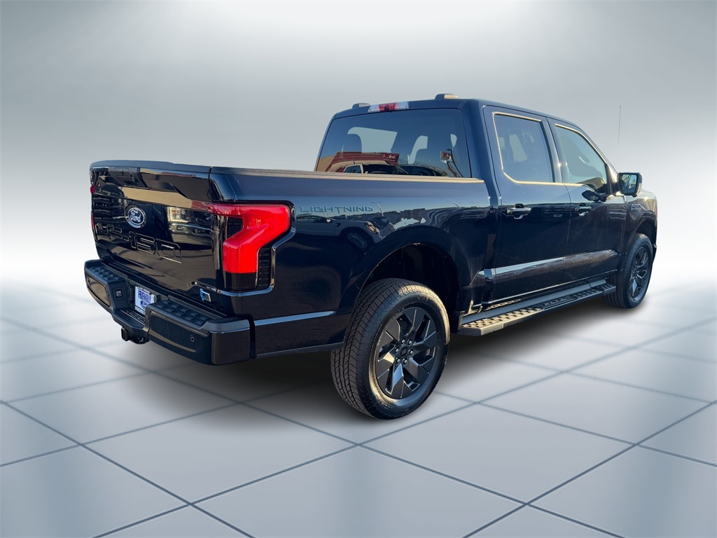 2025 Ford F-150 Lightning photo 3