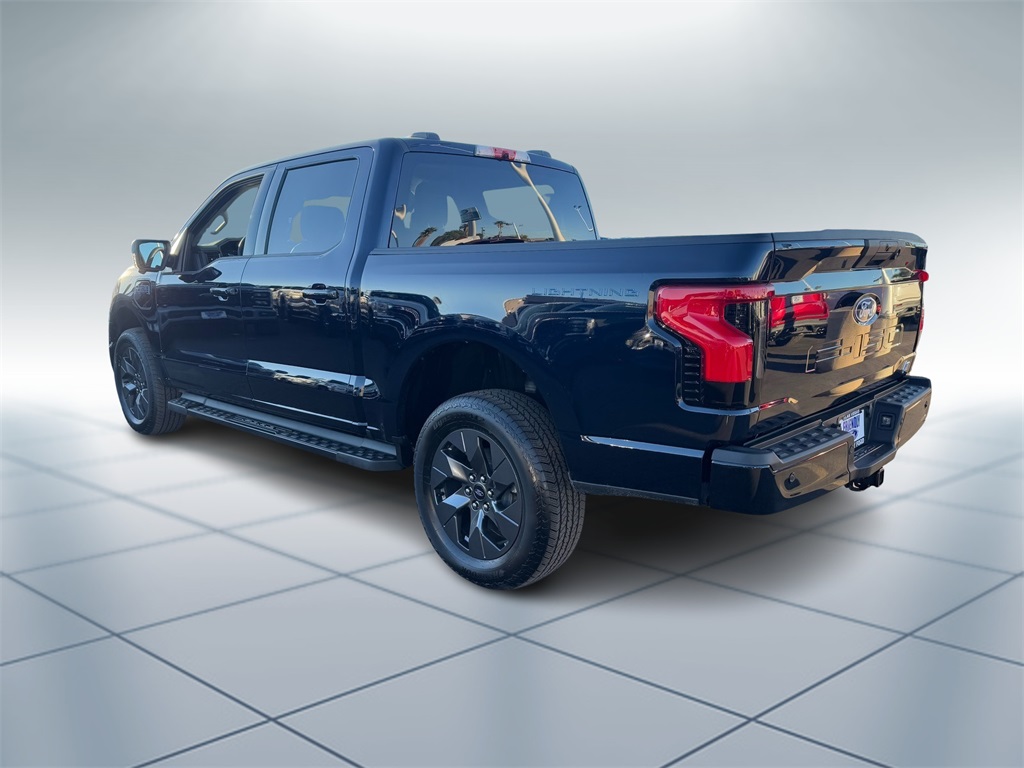 2025 Ford F-150 Lightning photo 4