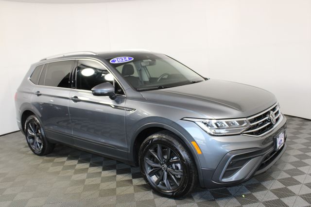 Used 2024 Volkswagen Tiguan SE with VIN 3VVMB7AX0RM064101 for sale in Kansas City