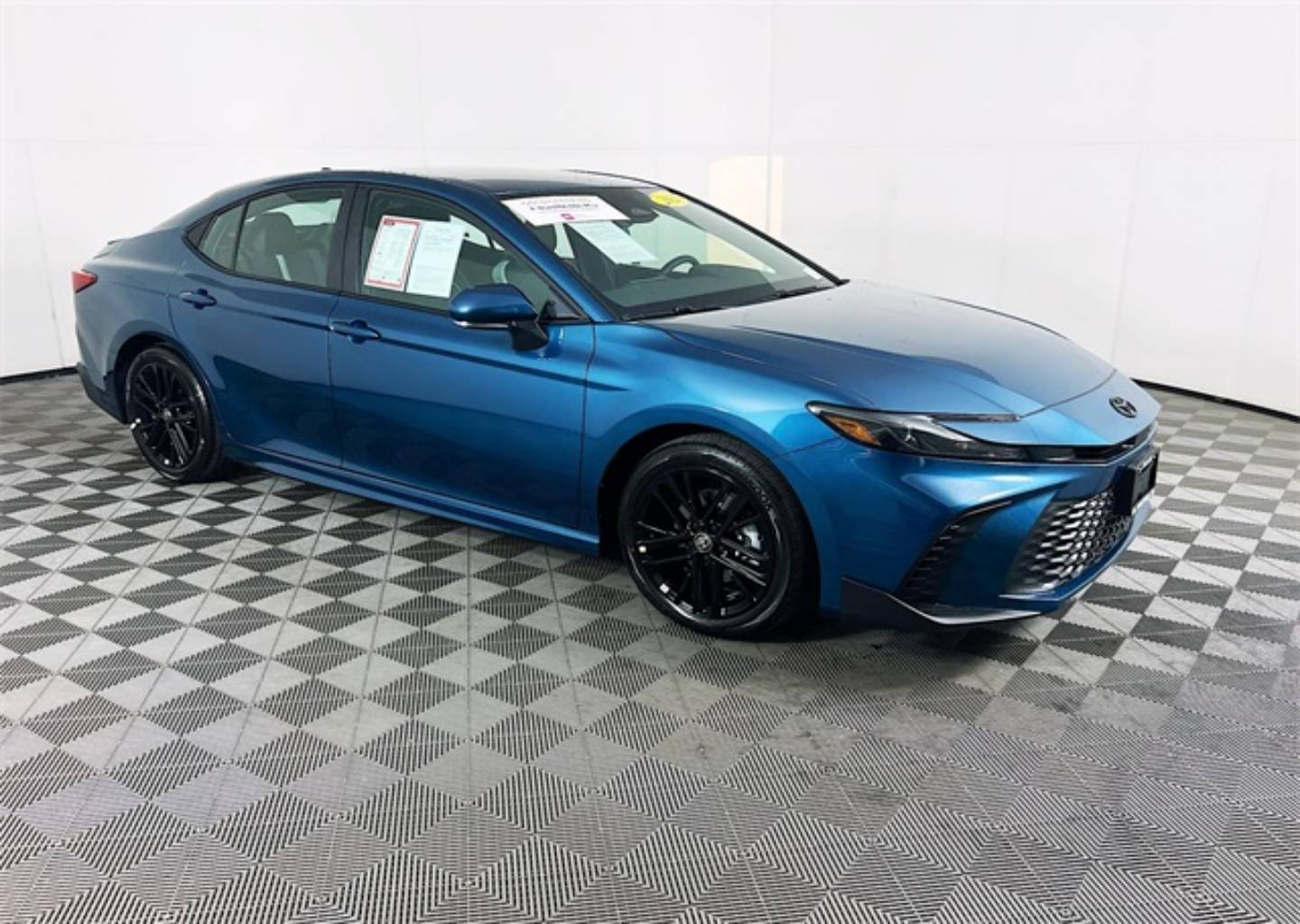 2026 Toyota Camry SE's photo