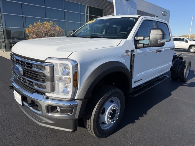 2026 Ford F-450 photo 2