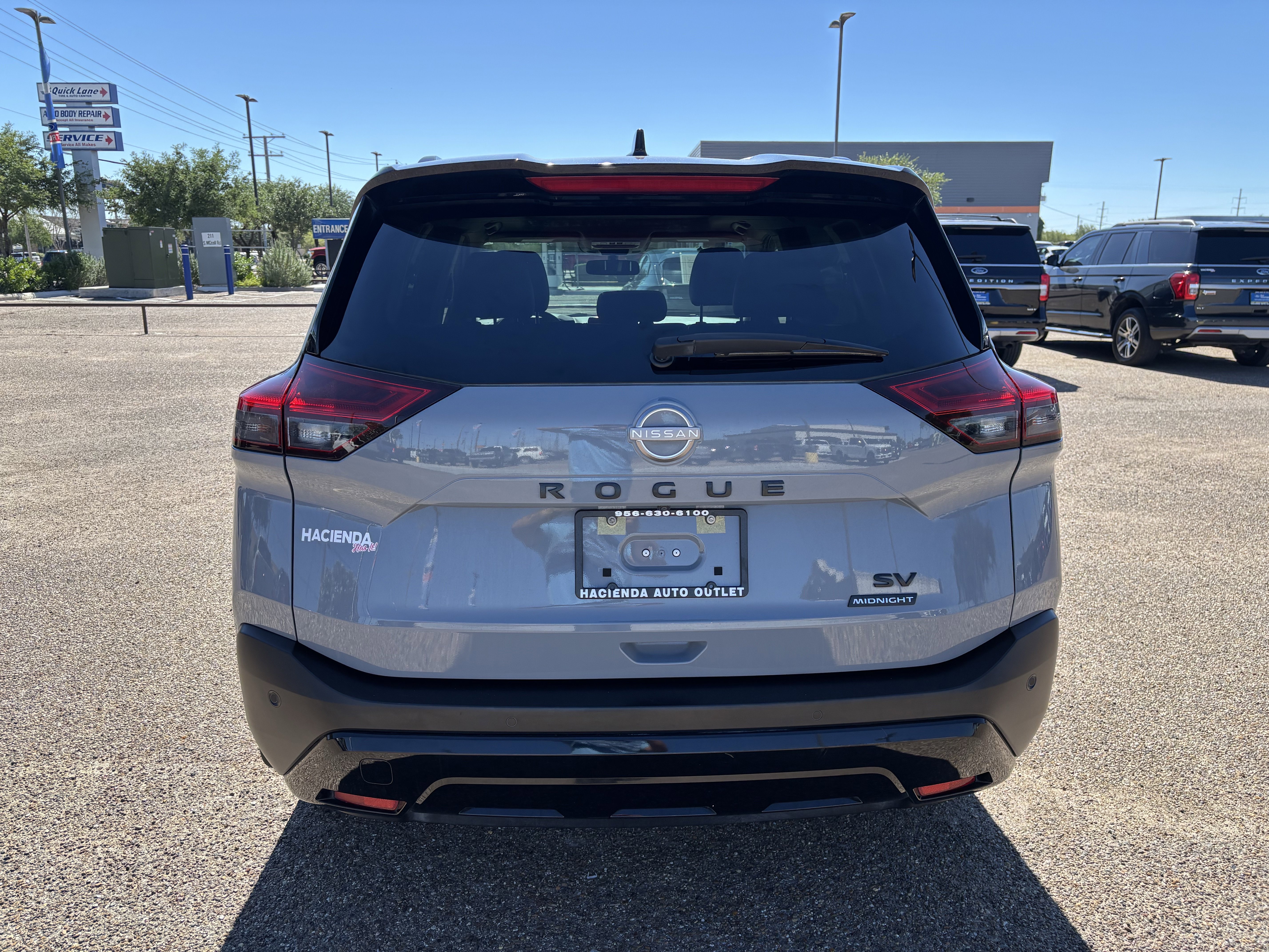 2023 Nissan Rogue SV photo 3