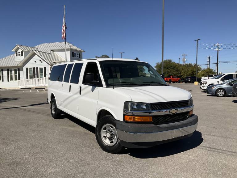 2017 Chevrolet Express Passenger LT