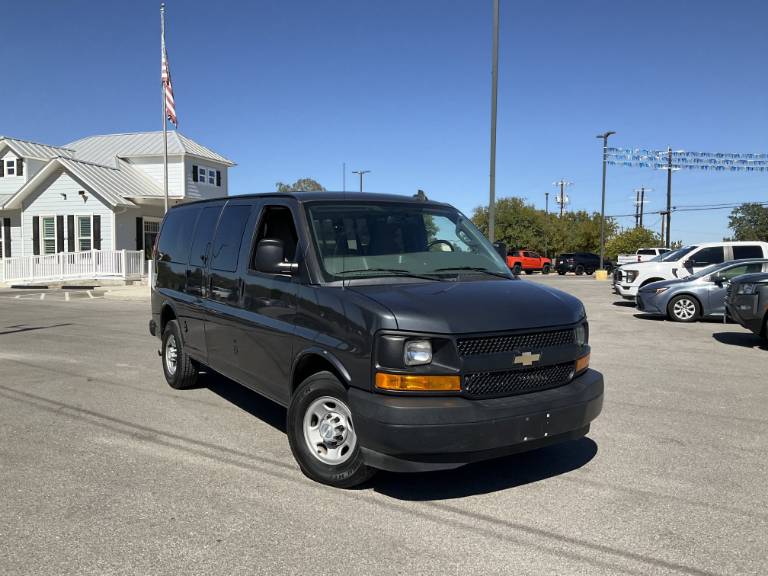 2017 Chevrolet Express Passenger LS