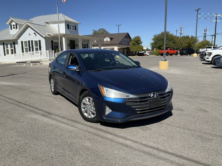 2019 Hyundai Elantra SE