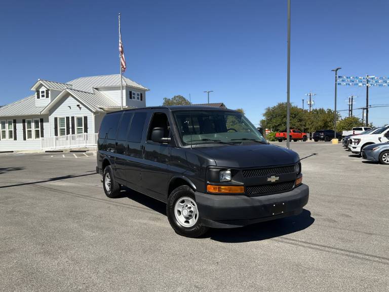 2017 Chevrolet Express Passenger LS