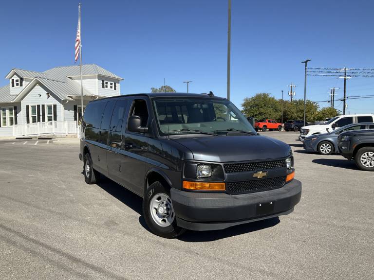 2017 Chevrolet Express Passenger LS