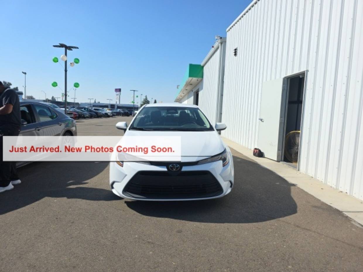 Used 2023 Toyota Corolla LE with VIN 5YFB4MDE4PP064939 for sale in Northfield, Minnesota