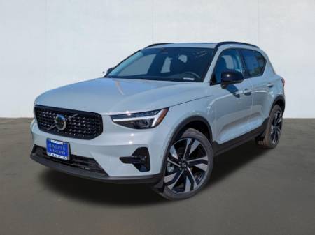 2026 Volvo XC40 B5 Ultra