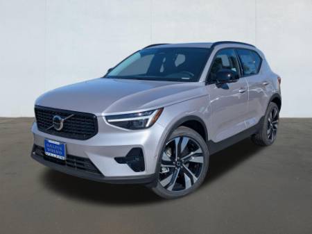 2026 Volvo XC40 B5 Ultra